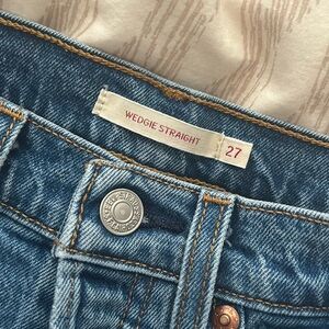 Levi’s Wedgie Straight